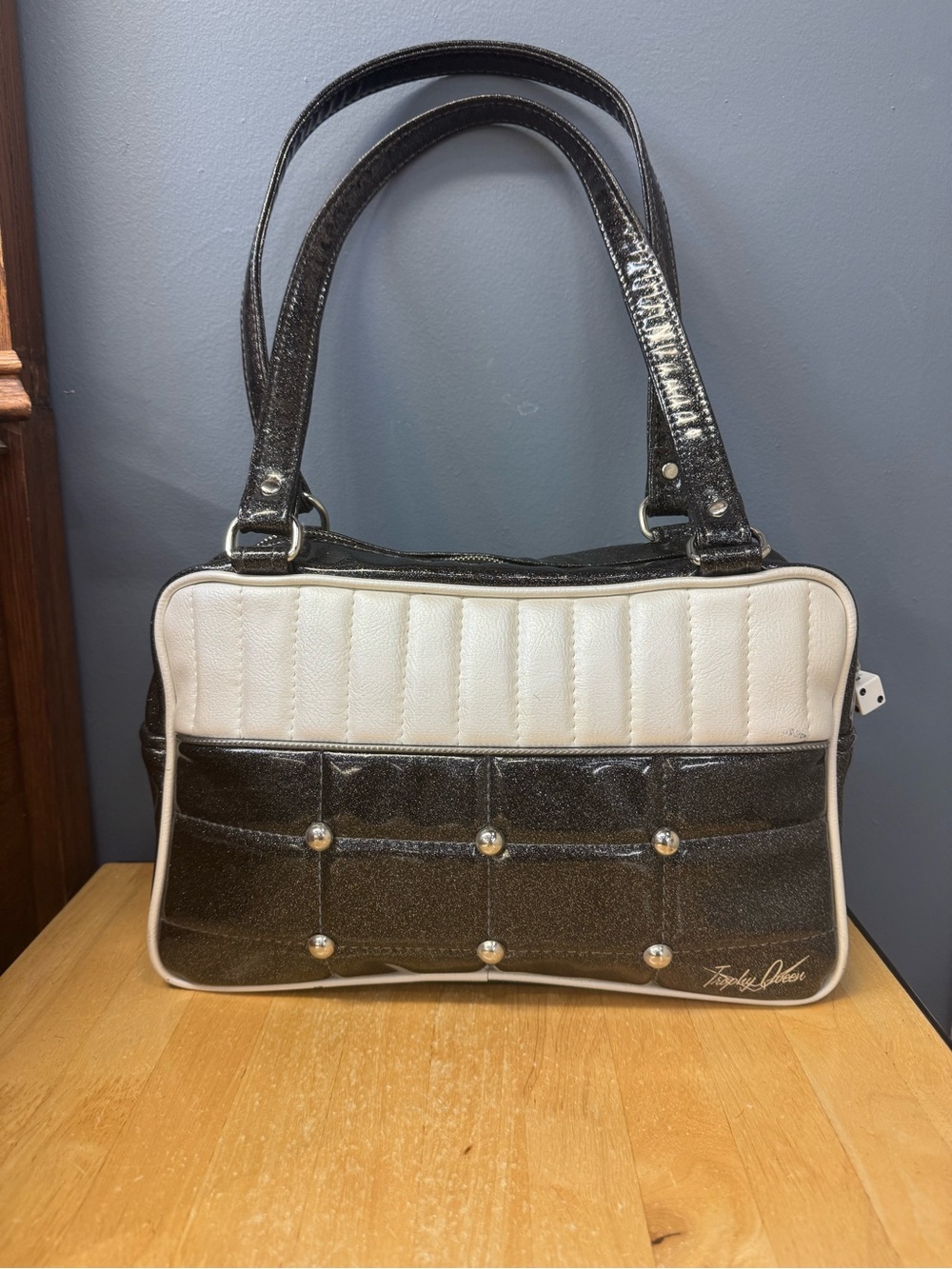 Trophy Queen Custom Lincoln Handbag- Charcoal flake with Pearl Tuck N Roll Yoke - Picture 3 of 11
